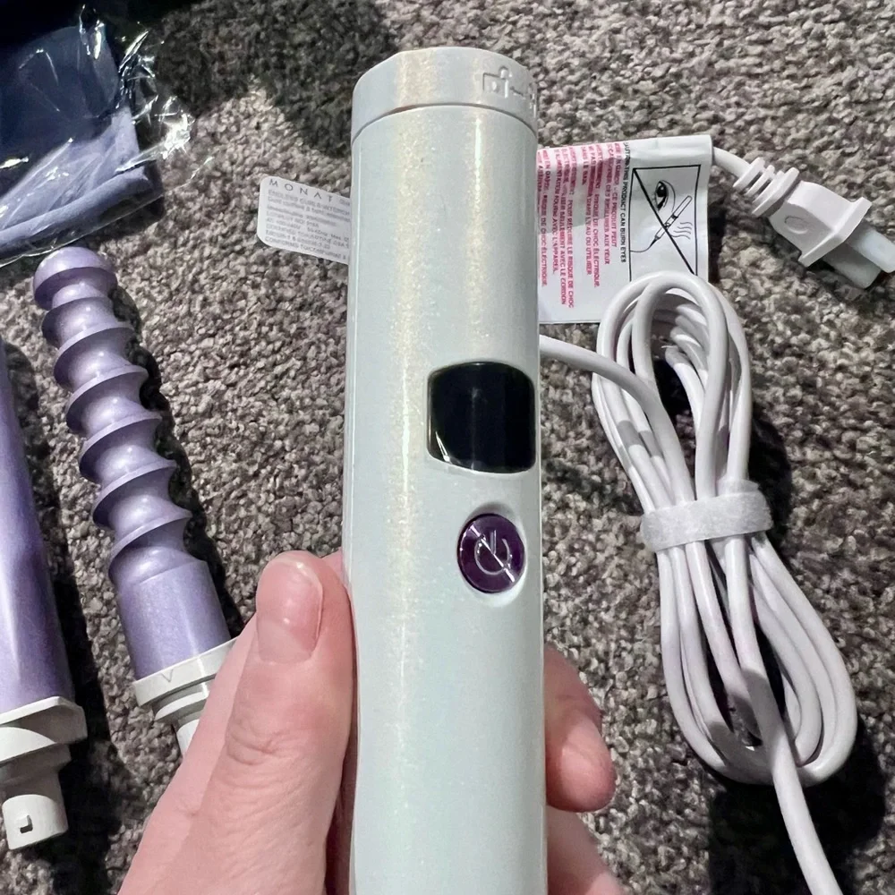 Monat Interchangeable Curling Wand With Case! - Picture 4 of 7